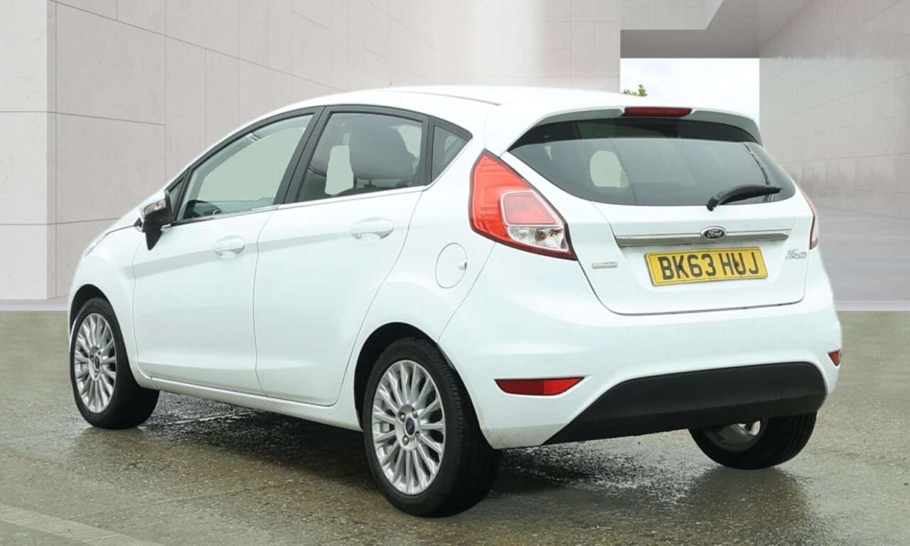 A 2013 FORD FIESTA 1.0T EcoBoost Titanium Hatchback 5dr Petrol Manual Euro 5 (s/s) (125 ps) 12 A 2013 FORD FIESTA 1.0T EcoBoost Titanium Hatchback 5dr Petrol Manual Euro 5 (s/s) (125 ps) 12