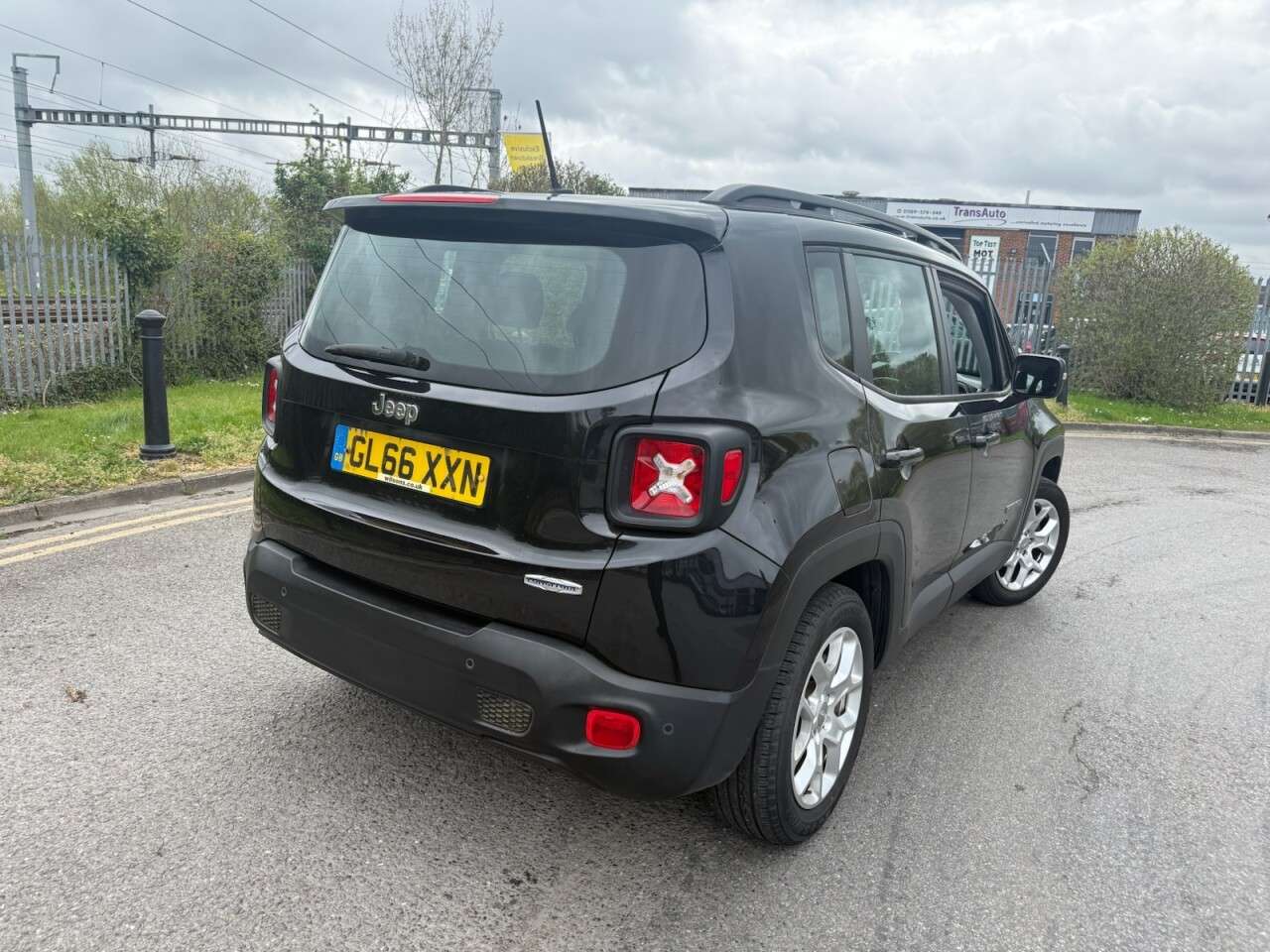 A 2016 JEEP RENEGADE 1.4T MultiAirII Longitude SUV 5dr Petrol Manual Euro 6 (s/s) (140 ps) Econo A 2016 JEEP RENEGADE 1.4T MultiAirII Longitude SUV 5dr Petrol Manual Euro 6 (s/s) (140 ps) Econo