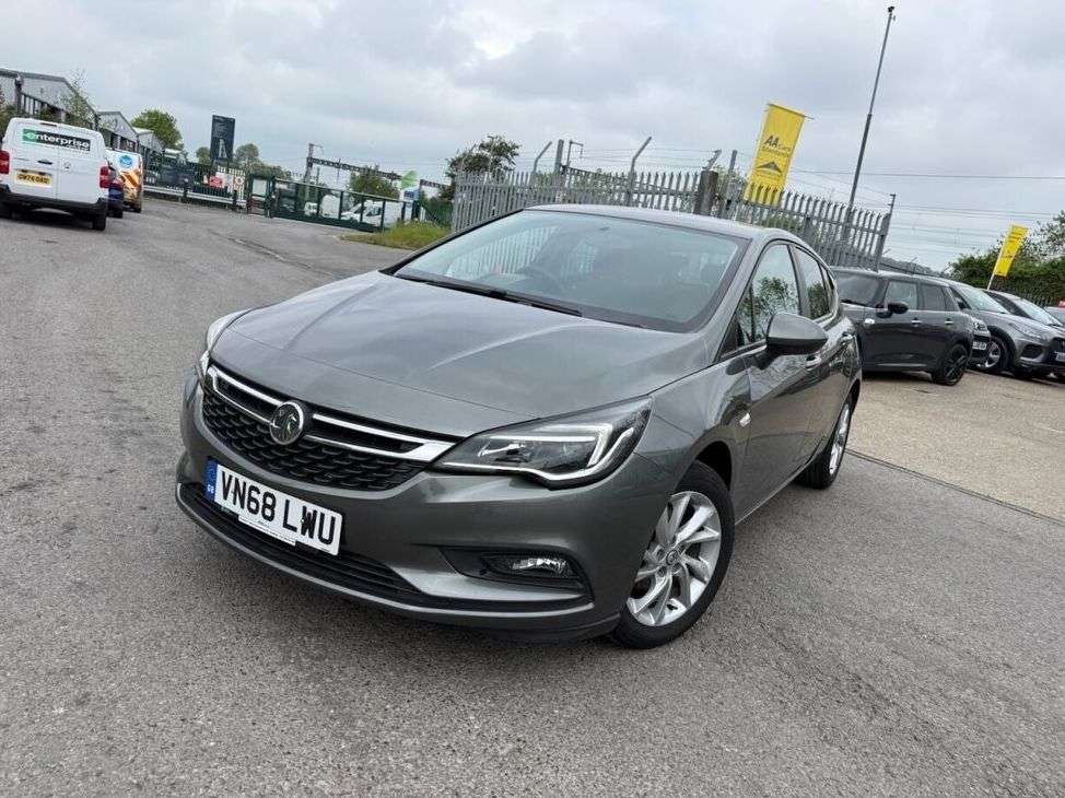 A 2019 VAUXHALL ASTRA 1.0i Turbo ecoTEC Design Hatchback 5dr Petrol Manual Euro 6 (s/s) (105 ps) A 2019 VAUXHALL ASTRA 1.0i Turbo ecoTEC Design Hatchback 5dr Petrol Manual Euro 6 (s/s) (105 ps)