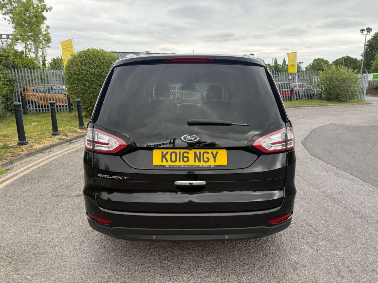 A 2016 FORD GALAXY 2.0 TDCi Titanium X MPV 5dr Diesel Powershift Euro 6 (s/s) (180 ps) 7 Seats A 2016 FORD GALAXY 2.0 TDCi Titanium X MPV 5dr Diesel Powershift Euro 6 (s/s) (180 ps) 7 Seats