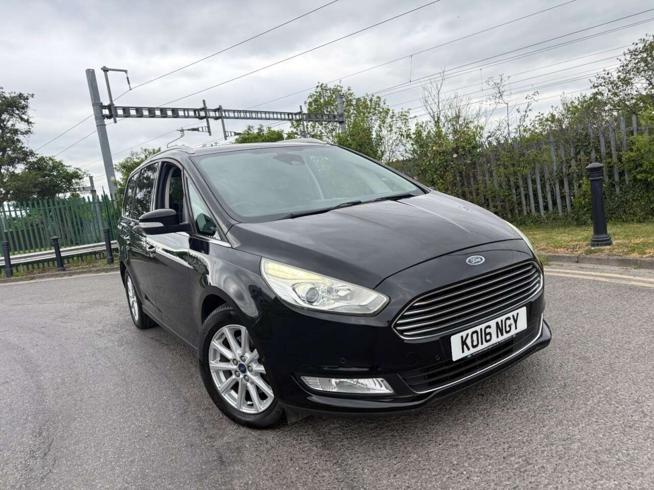 A 2016 FORD GALAXY 2.0 TDCi Titanium X MPV 5dr Diesel Powershift Euro 6 (s/s) (180 ps) 7 Seats A 2016 FORD GALAXY 2.0 TDCi Titanium X MPV 5dr Diesel Powershift Euro 6 (s/s) (180 ps) 7 Seats