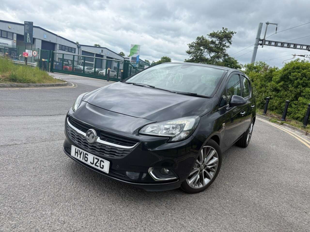 A 2016 VAUXHALL CORSA 1.4i SE Hatchback 5dr Petrol Auto Euro 6 (90 ps) 12 MONTHS MOT, 6 MONTHS WA A 2016 VAUXHALL CORSA 1.4i SE Hatchback 5dr Petrol Auto Euro 6 (90 ps) 12 MONTHS MOT, 6 MONTHS WA