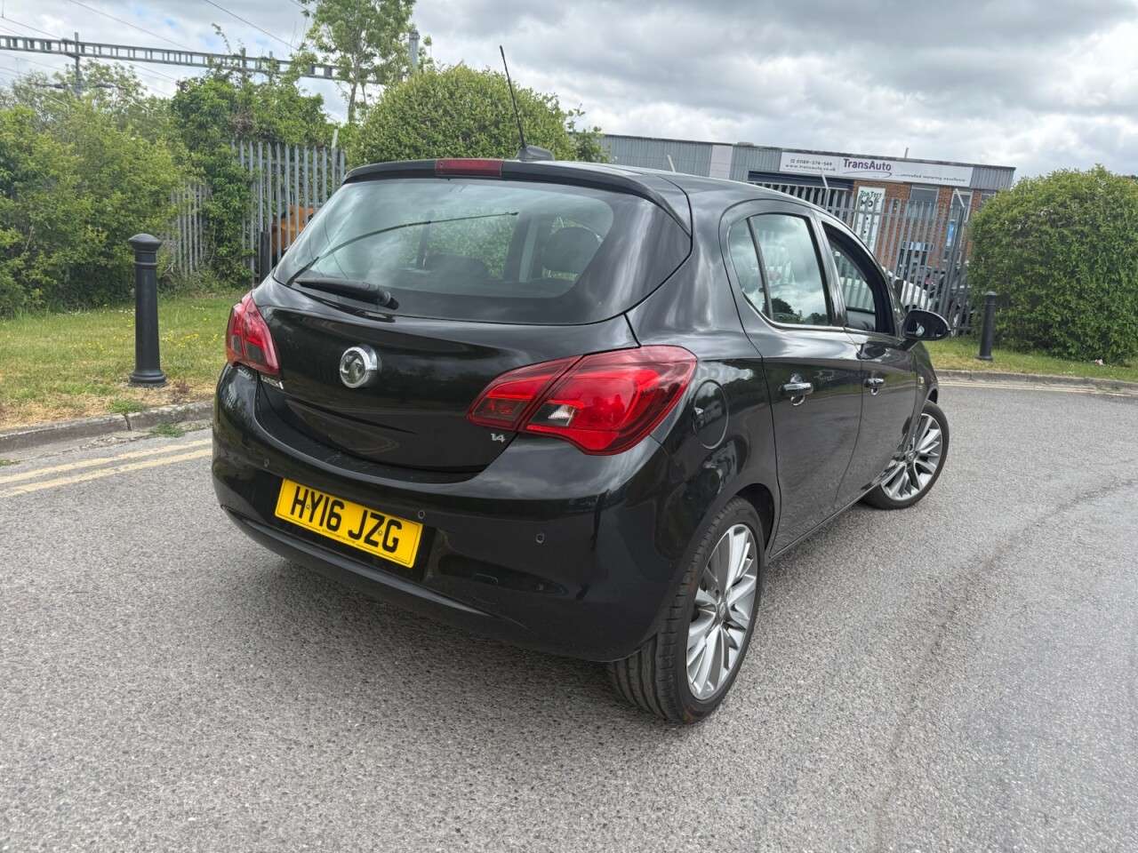 A 2016 VAUXHALL CORSA 1.4i SE Hatchback 5dr Petrol Auto Euro 6 (90 ps) 12 MONTHS MOT, 6 MONTHS WA A 2016 VAUXHALL CORSA 1.4i SE Hatchback 5dr Petrol Auto Euro 6 (90 ps) 12 MONTHS MOT, 6 MONTHS WA