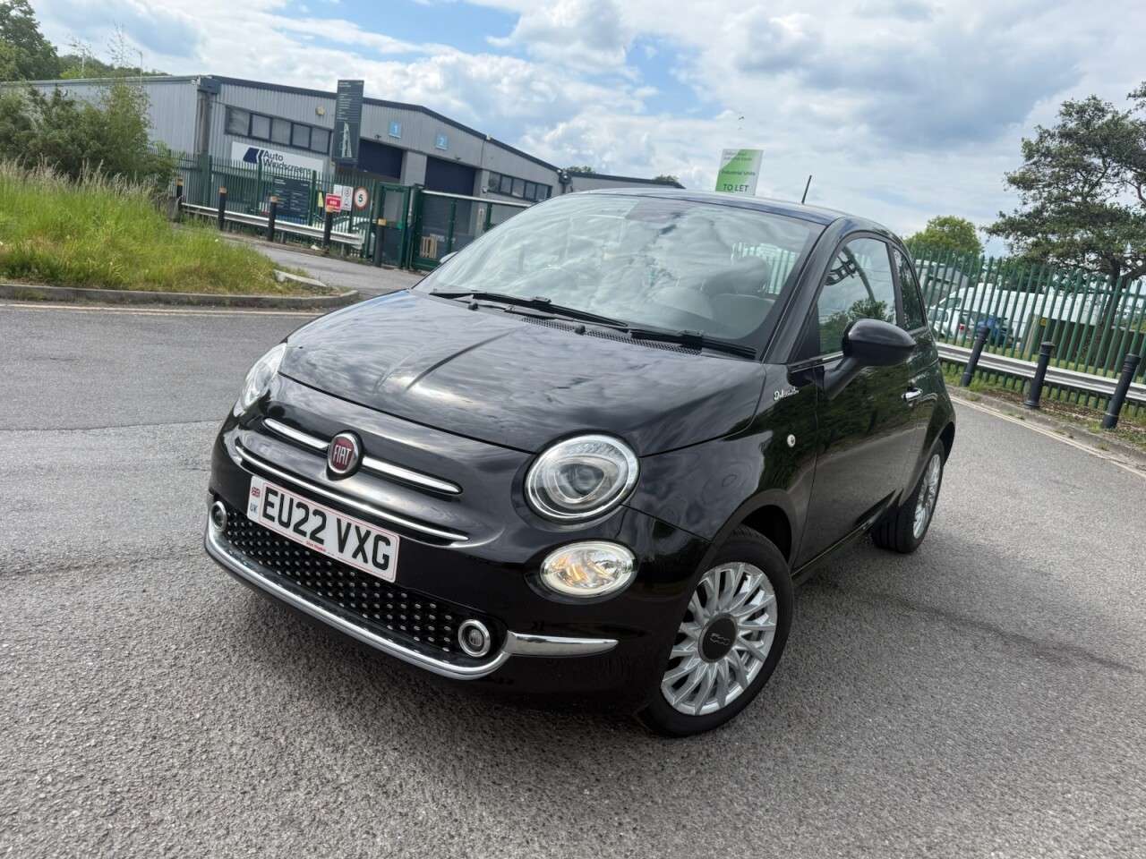 A 2022 FIAT 500 1.0 MHEV Dolcevita Hatchback 3dr Petrol Manual Euro 6 (s/s) (70 bhp) Econom A 2022 FIAT 500 1.0 MHEV Dolcevita Hatchback 3dr Petrol Manual Euro 6 (s/s) (70 bhp) Econom