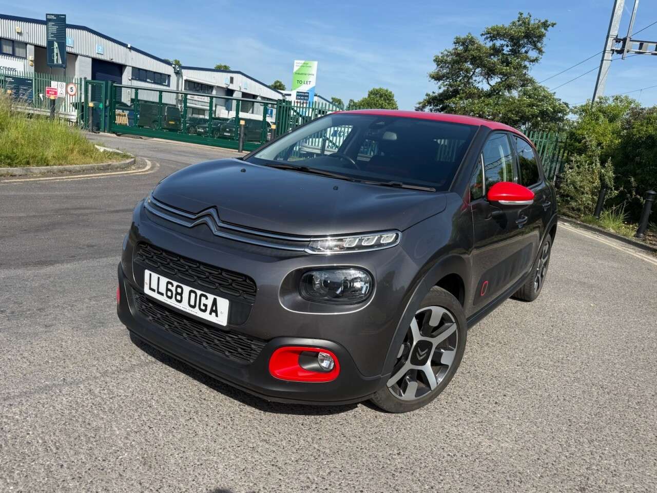 A 2018 CITROEN C3 1.2 PureTech Flair Nav Edition Hatchback 5dr Petrol Manual Euro 6 (s/s) (11 A 2018 CITROEN C3 1.2 PureTech Flair Nav Edition Hatchback 5dr Petrol Manual Euro 6 (s/s) (11