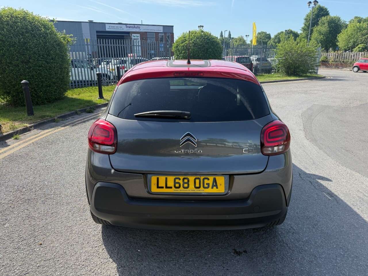 A 2018 CITROEN C3 1.2 PureTech Flair Nav Edition Hatchback 5dr Petrol Manual Euro 6 (s/s) (11 A 2018 CITROEN C3 1.2 PureTech Flair Nav Edition Hatchback 5dr Petrol Manual Euro 6 (s/s) (11