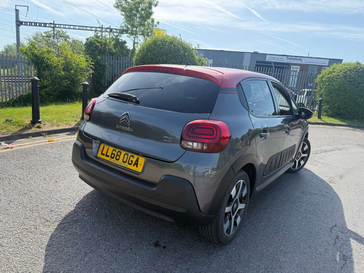 A 2018 CITROEN C3 1.2 PureTech Flair Nav Edition Hatchback 5dr Petrol Manual Euro 6 (s/s) (11 A 2018 CITROEN C3 1.2 PureTech Flair Nav Edition Hatchback 5dr Petrol Manual Euro 6 (s/s) (11