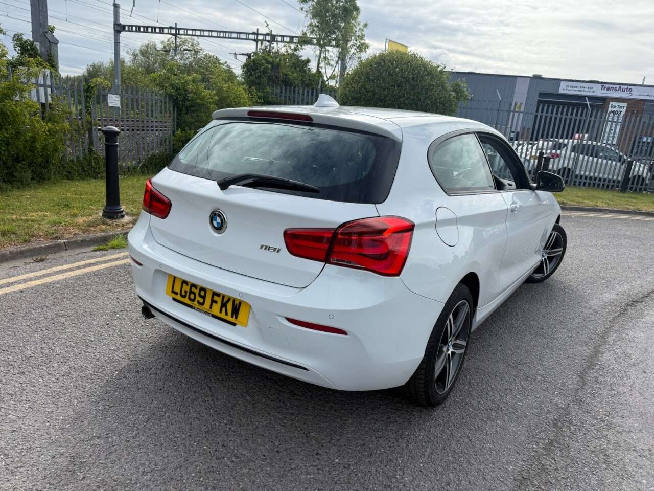 A 2019 BMW 1 SERIES 1.5 118i GPF Sport Hatchback 3dr Petrol Manual Euro 6 (s/s) (136 ps) Euro 6 A 2019 BMW 1 SERIES 1.5 118i GPF Sport Hatchback 3dr Petrol Manual Euro 6 (s/s) (136 ps) Euro 6