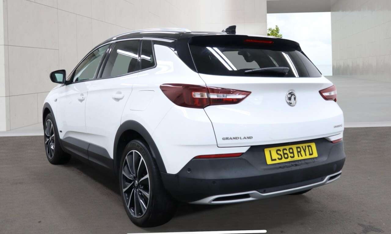 A 2020 VAUXHALL GRANDLAND X 1.6 13.2kWh Ultimate Nav SUV 5dr Petrol Plug-in Hybrid Auto 4WD Euro 6 (s/s A 2020 VAUXHALL GRANDLAND X 1.6 13.2kWh Ultimate Nav SUV 5dr Petrol Plug-in Hybrid Auto 4WD Euro 6 (s/s