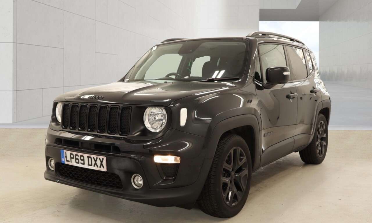 A 2020 JEEP RENEGADE 1.3 GSE T4 Night Eagle SUV 5dr Petrol DDCT Euro 6 (s/s) (150 ps) Economical A 2020 JEEP RENEGADE 1.3 GSE T4 Night Eagle SUV 5dr Petrol DDCT Euro 6 (s/s) (150 ps) Economical