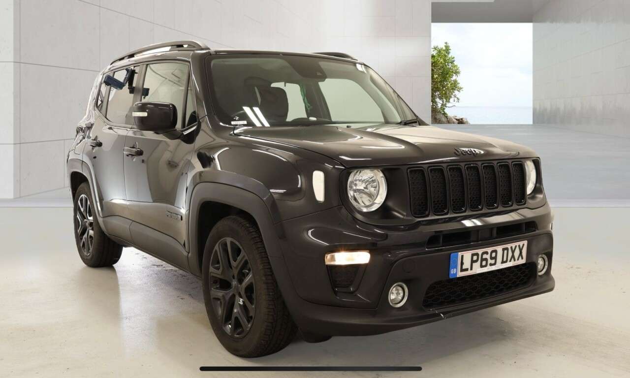 A 2020 JEEP RENEGADE 1.3 GSE T4 Night Eagle SUV 5dr Petrol DDCT Euro 6 (s/s) (150 ps) Economical A 2020 JEEP RENEGADE 1.3 GSE T4 Night Eagle SUV 5dr Petrol DDCT Euro 6 (s/s) (150 ps) Economical