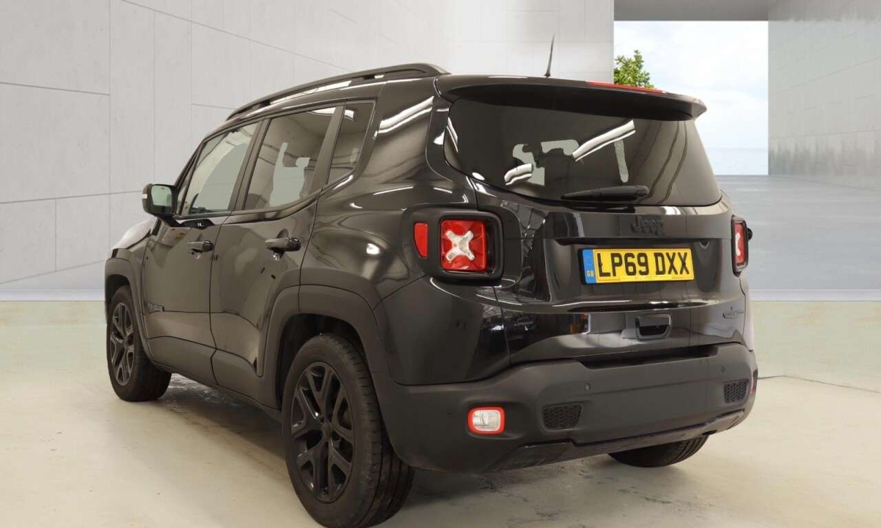 A 2020 JEEP RENEGADE 1.3 GSE T4 Night Eagle SUV 5dr Petrol DDCT Euro 6 (s/s) (150 ps) Economical A 2020 JEEP RENEGADE 1.3 GSE T4 Night Eagle SUV 5dr Petrol DDCT Euro 6 (s/s) (150 ps) Economical