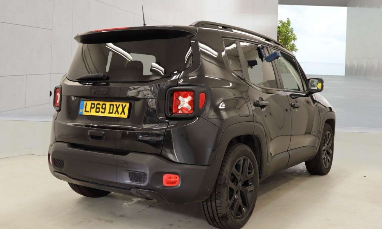 A 2020 JEEP RENEGADE 1.3 GSE T4 Night Eagle SUV 5dr Petrol DDCT Euro 6 (s/s) (150 ps) Economical A 2020 JEEP RENEGADE 1.3 GSE T4 Night Eagle SUV 5dr Petrol DDCT Euro 6 (s/s) (150 ps) Economical