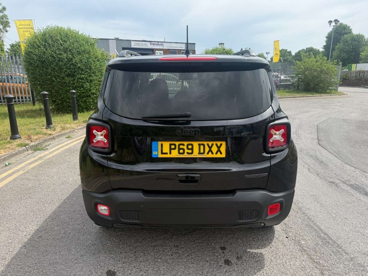 A 2020 JEEP RENEGADE 1.3 GSE T4 Night Eagle SUV 5dr Petrol DDCT Euro 6 (s/s) (150 ps) Economical A 2020 JEEP RENEGADE 1.3 GSE T4 Night Eagle SUV 5dr Petrol DDCT Euro 6 (s/s) (150 ps) Economical