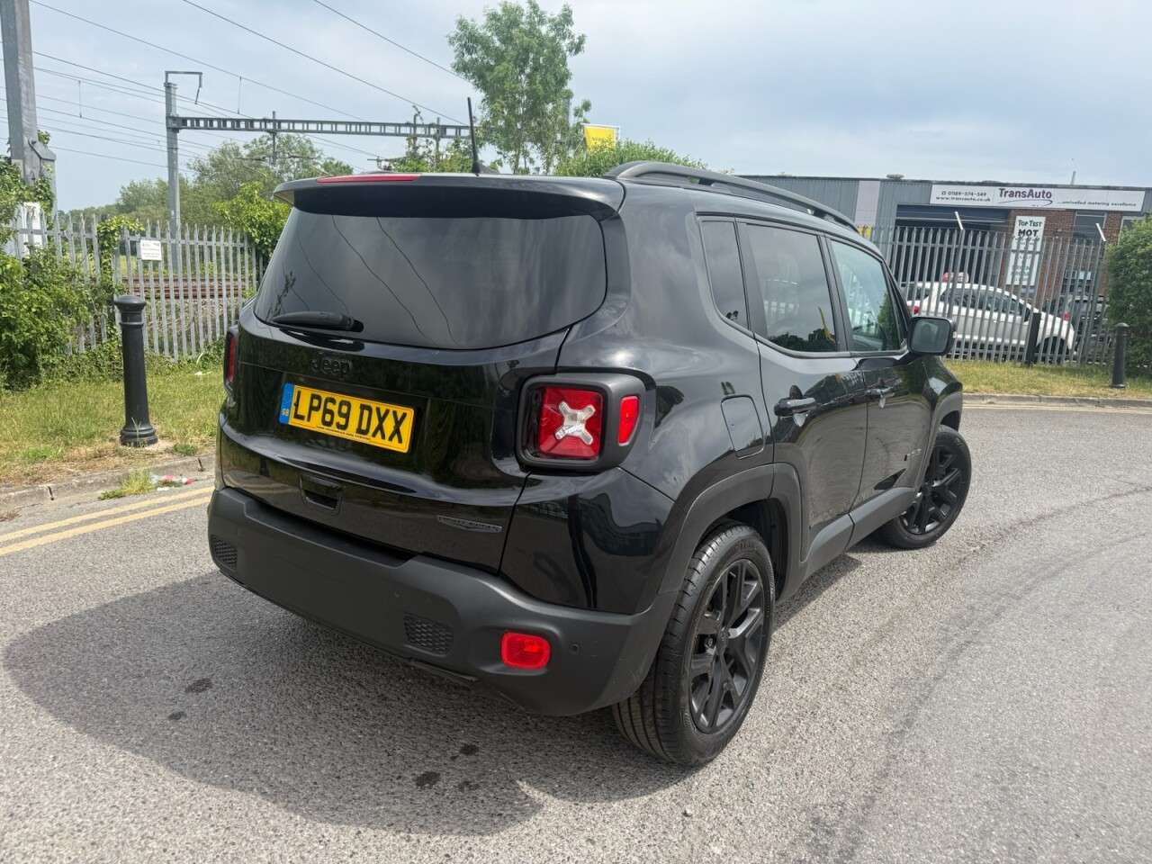 A 2020 JEEP RENEGADE 1.3 GSE T4 Night Eagle SUV 5dr Petrol DDCT Euro 6 (s/s) (150 ps) Economical A 2020 JEEP RENEGADE 1.3 GSE T4 Night Eagle SUV 5dr Petrol DDCT Euro 6 (s/s) (150 ps) Economical
