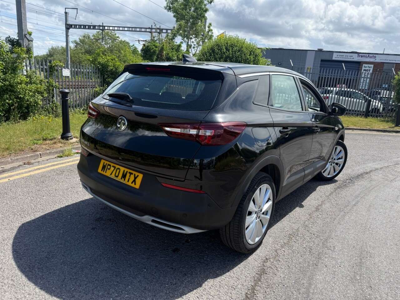 A 2020 VAUXHALL GRANDLAND X 1.2 Turbo Elite Nav SUV 5dr Petrol Auto 8Spd Euro 6 (s/s) (130 ps) Navigati A 2020 VAUXHALL GRANDLAND X 1.2 Turbo Elite Nav SUV 5dr Petrol Auto 8Spd Euro 6 (s/s) (130 ps) Navigati