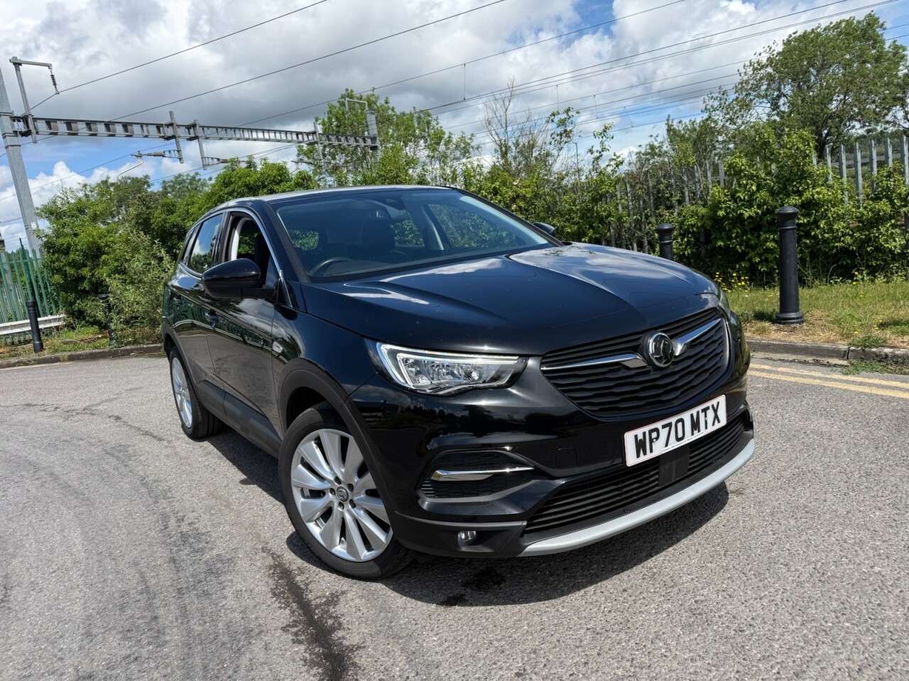 A 2020 VAUXHALL GRANDLAND X 1.2 Turbo Elite Nav SUV 5dr Petrol Auto 8Spd Euro 6 (s/s) (130 ps) Navigati A 2020 VAUXHALL GRANDLAND X 1.2 Turbo Elite Nav SUV 5dr Petrol Auto 8Spd Euro 6 (s/s) (130 ps) Navigati