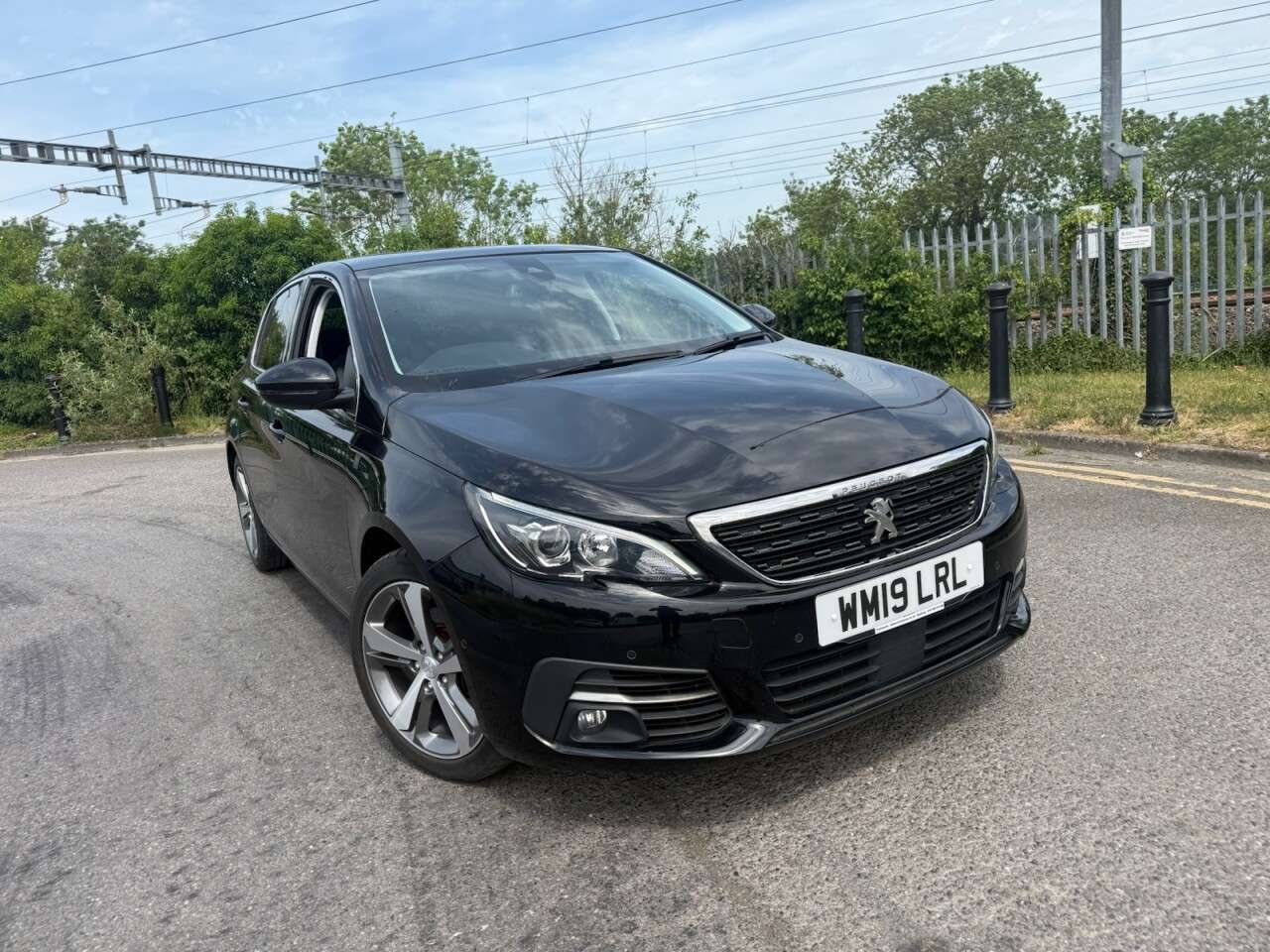 A 2019 PEUGEOT 308 1.2 PureTech Tech Edition Hatchback 5dr Petrol Manual Euro 6 (s/s) (130 ps) A 2019 PEUGEOT 308 1.2 PureTech Tech Edition Hatchback 5dr Petrol Manual Euro 6 (s/s) (130 ps)