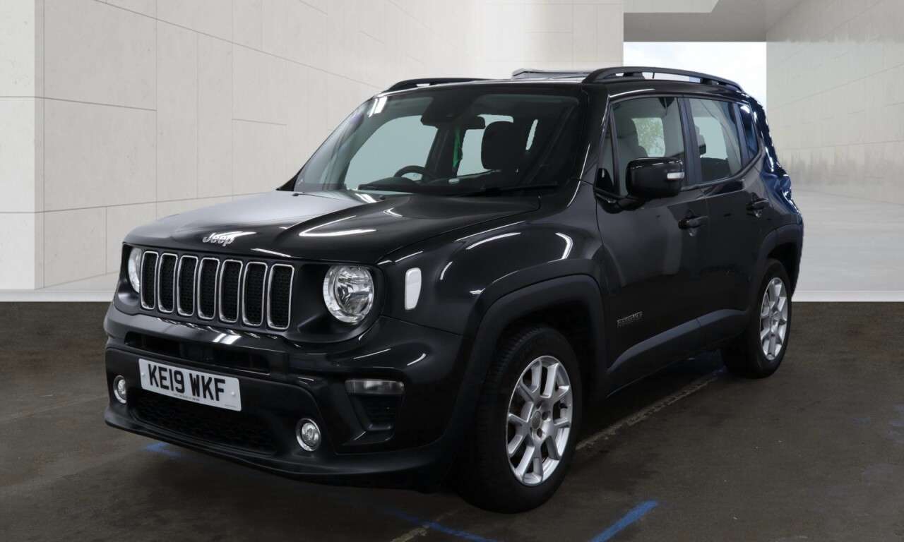 A 2019 JEEP RENEGADE 1.0 GSE T3 Longitude SUV 5dr Petrol Manual Euro 6 (s/s) (120 ps) Economical A 2019 JEEP RENEGADE 1.0 GSE T3 Longitude SUV 5dr Petrol Manual Euro 6 (s/s) (120 ps) Economical
