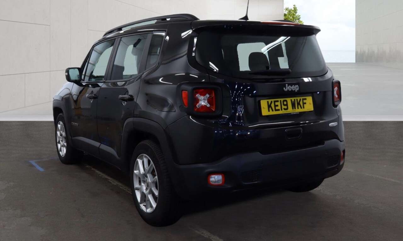 A 2019 JEEP RENEGADE 1.0 GSE T3 Longitude SUV 5dr Petrol Manual Euro 6 (s/s) (120 ps) Economical A 2019 JEEP RENEGADE 1.0 GSE T3 Longitude SUV 5dr Petrol Manual Euro 6 (s/s) (120 ps) Economical