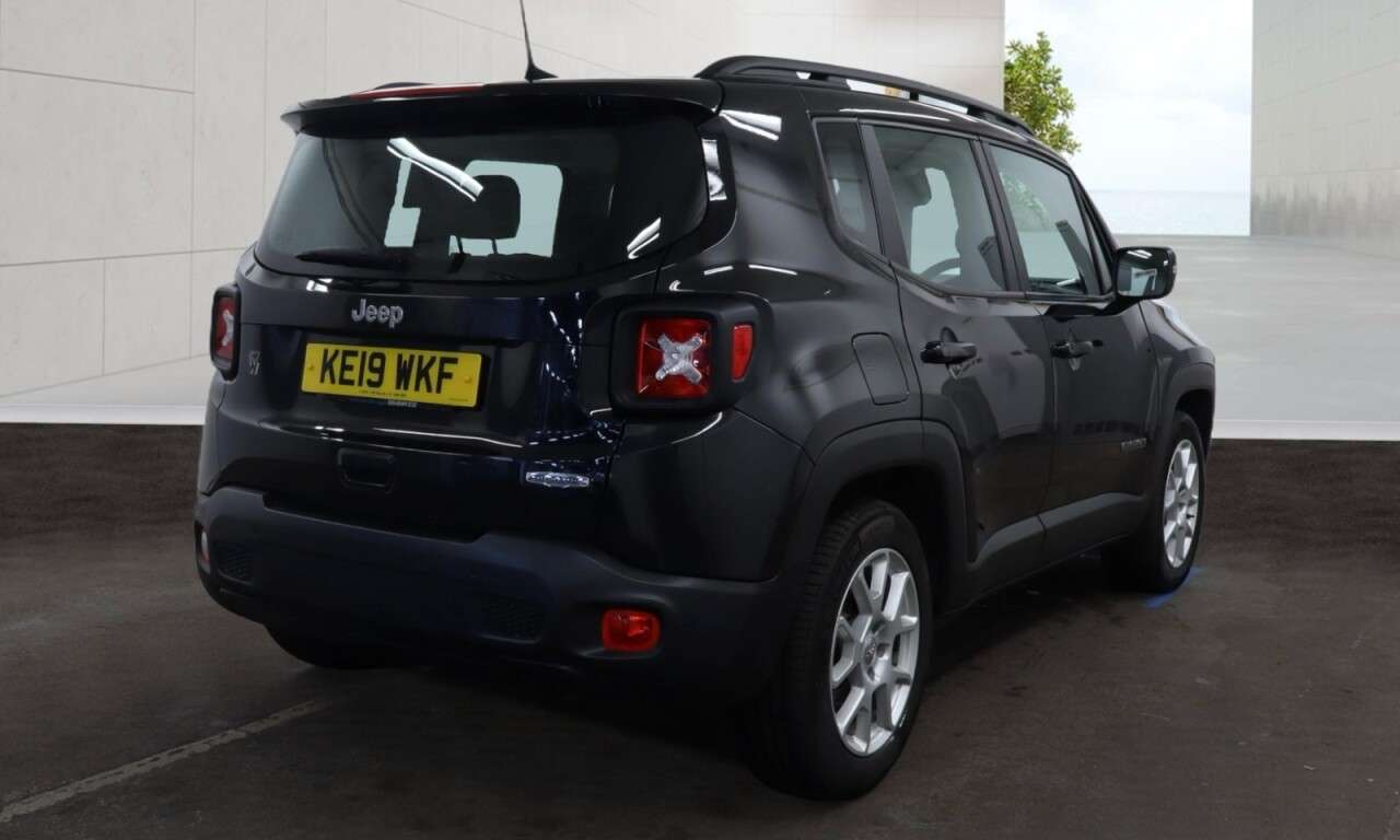 A 2019 JEEP RENEGADE 1.0 GSE T3 Longitude SUV 5dr Petrol Manual Euro 6 (s/s) (120 ps) Economical A 2019 JEEP RENEGADE 1.0 GSE T3 Longitude SUV 5dr Petrol Manual Euro 6 (s/s) (120 ps) Economical