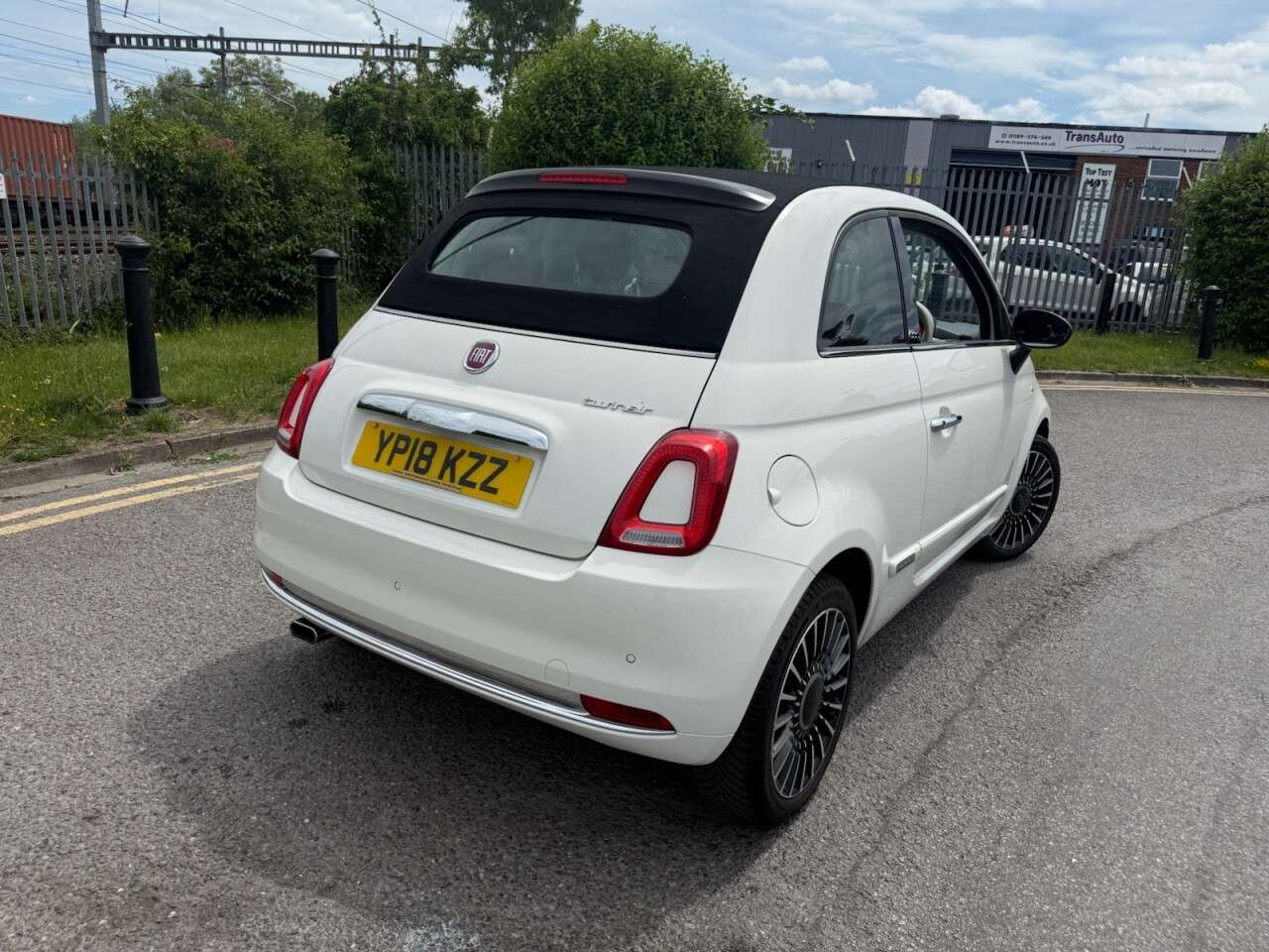 A 2018 FIAT 500C 0.9 TwinAir Lounge Convertible 2dr Petrol Manual Euro 6 (s/s) (85 bhp) Leat A 2018 FIAT 500C 0.9 TwinAir Lounge Convertible 2dr Petrol Manual Euro 6 (s/s) (85 bhp) Leat