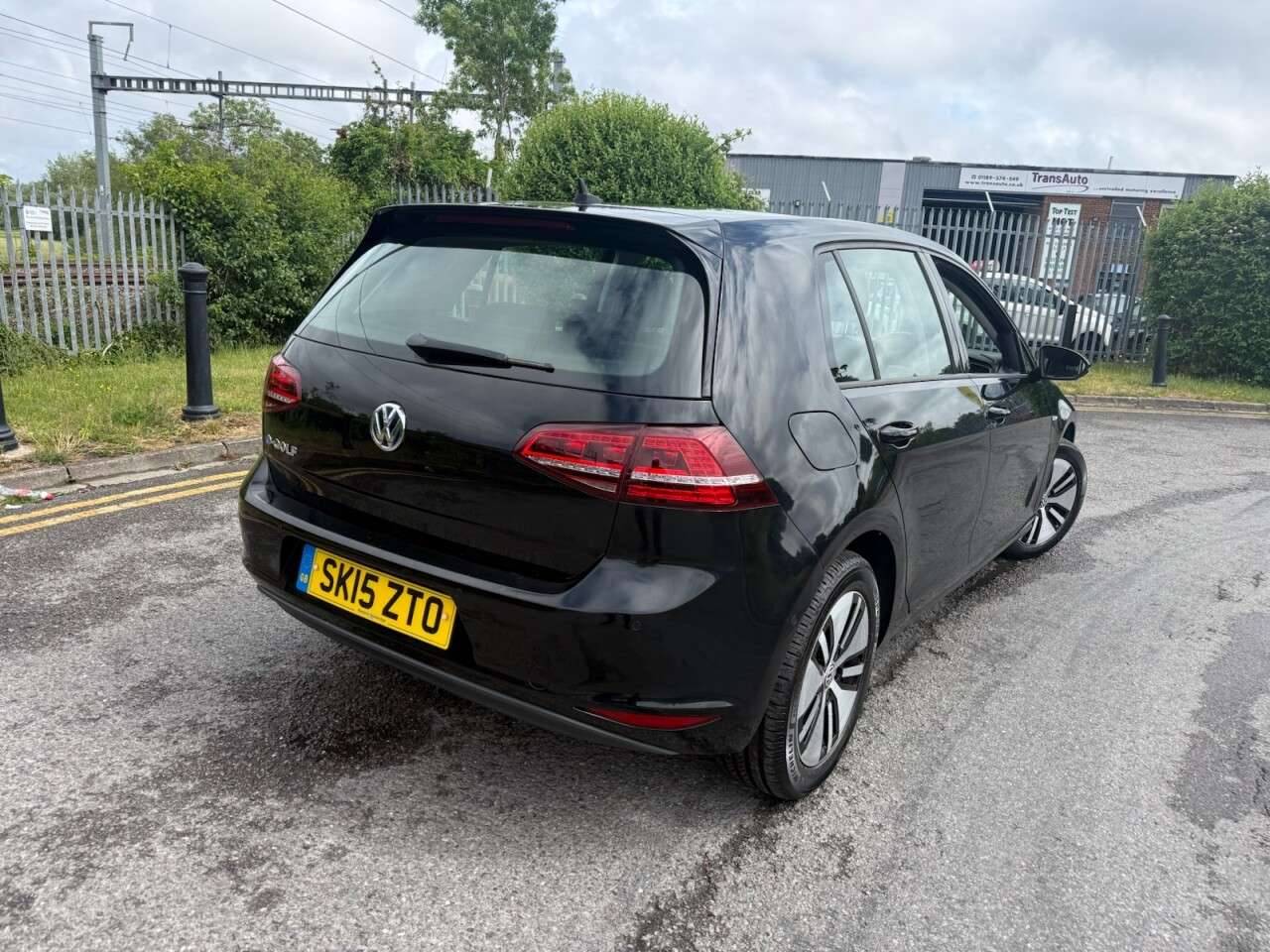A 2015 VOLKSWAGEN E-GOLF e-Golf Hatchback 5dr Electric Auto (115 ps) Automatic, Navigation. A 2015 VOLKSWAGEN E-GOLF e-Golf Hatchback 5dr Electric Auto (115 ps) Automatic, Navigation.