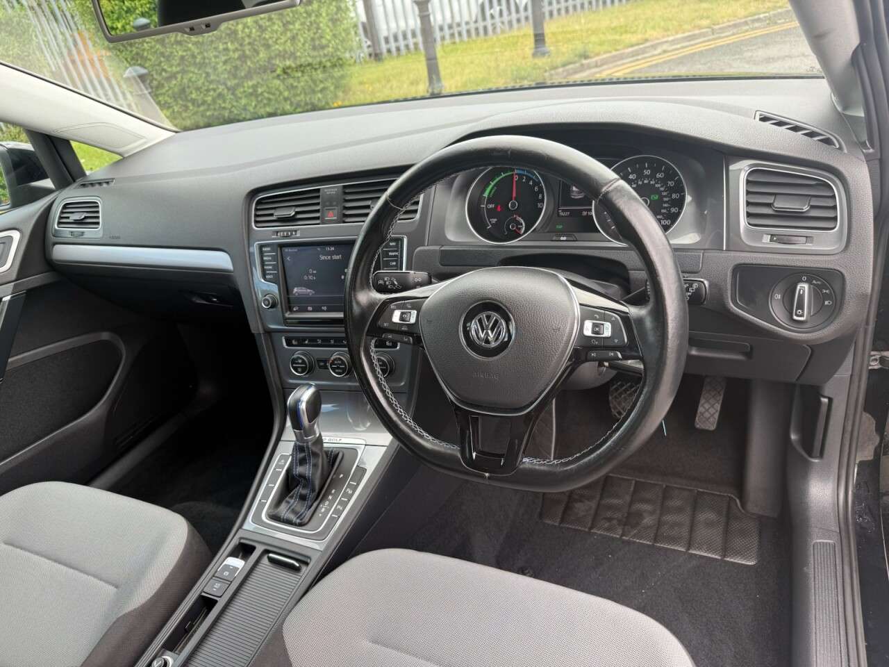 2015 VOLKSWAGEN E-GOLF 2015 VOLKSWAGEN E-GOLF