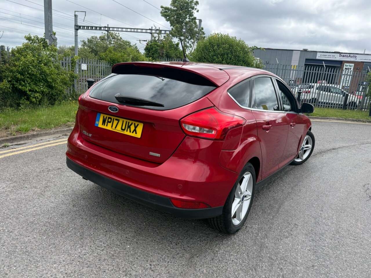 A 2017 FORD FOCUS 1.0T EcoBoost Zetec Edition Hatchback 5dr Petrol Manual Euro 6 (s/s) (125 p A 2017 FORD FOCUS 1.0T EcoBoost Zetec Edition Hatchback 5dr Petrol Manual Euro 6 (s/s) (125 p