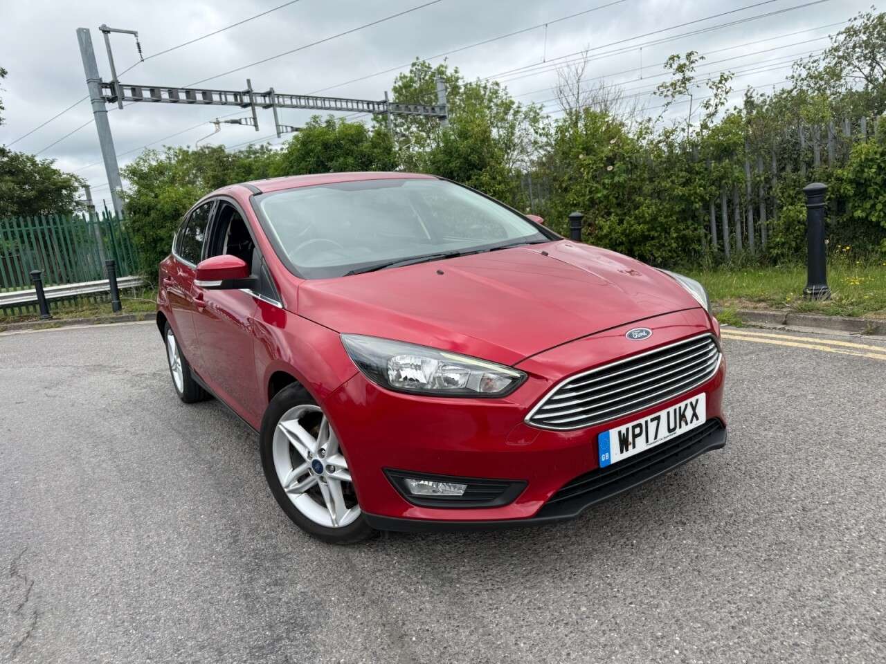 A 2017 FORD FOCUS 1.0T EcoBoost Zetec Edition Hatchback 5dr Petrol Manual Euro 6 (s/s) (125 p A 2017 FORD FOCUS 1.0T EcoBoost Zetec Edition Hatchback 5dr Petrol Manual Euro 6 (s/s) (125 p