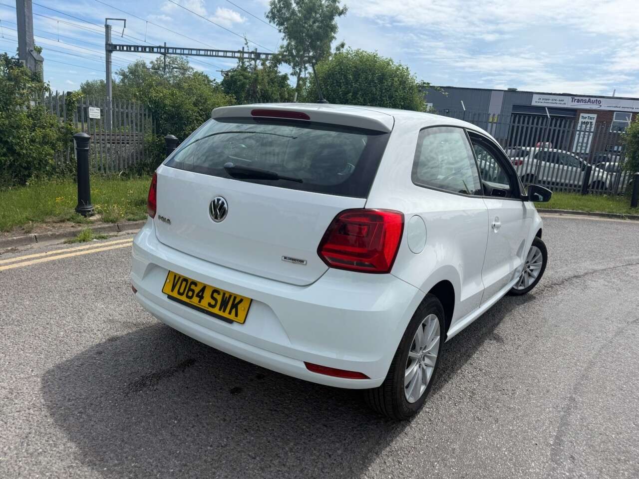 A 2014 VOLKSWAGEN POLO 1.0 BlueMotion Tech SE Hatchback 3dr Petrol Manual Euro 6 (s/s) (75 ps) Eco A 2014 VOLKSWAGEN POLO 1.0 BlueMotion Tech SE Hatchback 3dr Petrol Manual Euro 6 (s/s) (75 ps) Eco