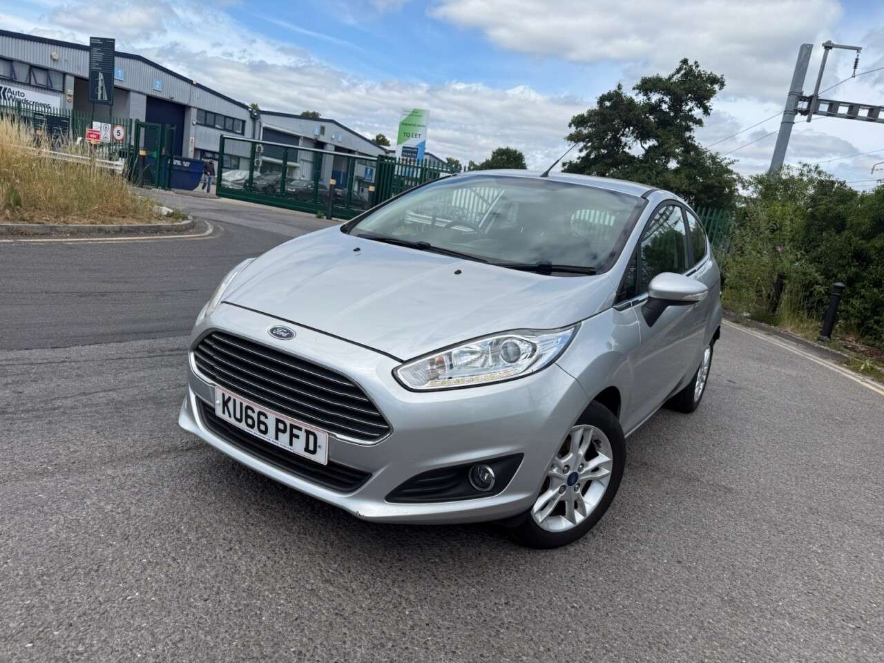 A 2016 FORD FIESTA 1.0T EcoBoost Zetec Hatchback 3dr Petrol Manual Euro 6 (s/s) (100 ps) Econo A 2016 FORD FIESTA 1.0T EcoBoost Zetec Hatchback 3dr Petrol Manual Euro 6 (s/s) (100 ps) Econo