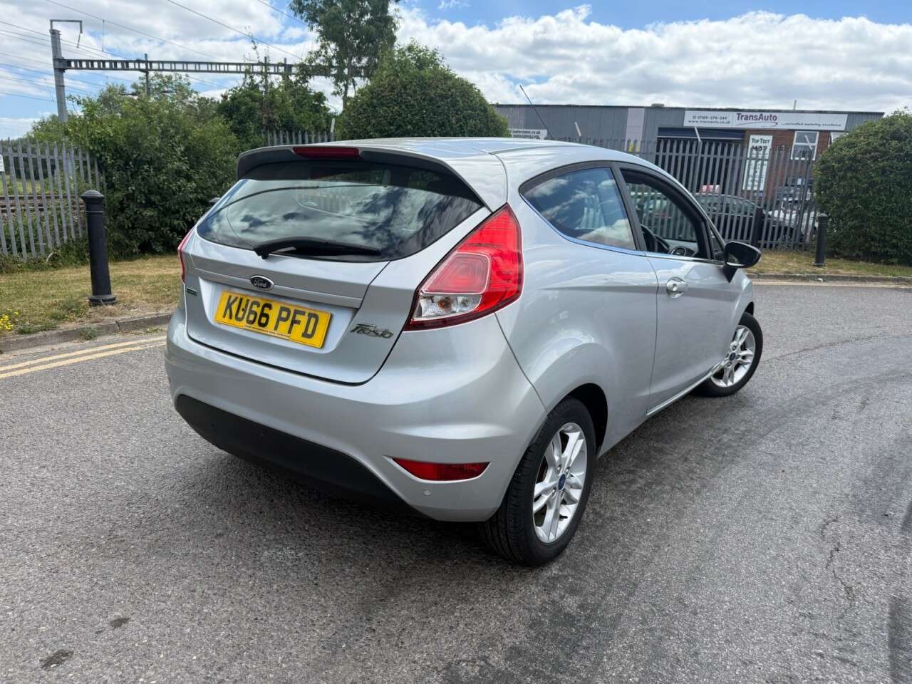 A 2016 FORD FIESTA 1.0T EcoBoost Zetec Hatchback 3dr Petrol Manual Euro 6 (s/s) (100 ps) Econo A 2016 FORD FIESTA 1.0T EcoBoost Zetec Hatchback 3dr Petrol Manual Euro 6 (s/s) (100 ps) Econo