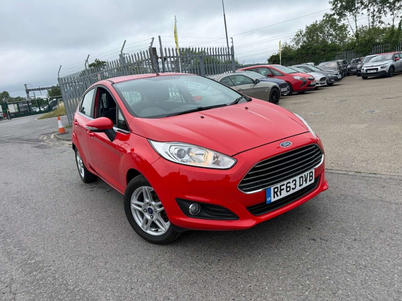 A 2014 FORD FIESTA 1.0T EcoBoost Zetec Hatchback 5dr Petrol Manual Euro 5 (s/s) (100 ps) Econo A 2014 FORD FIESTA 1.0T EcoBoost Zetec Hatchback 5dr Petrol Manual Euro 5 (s/s) (100 ps) Econo