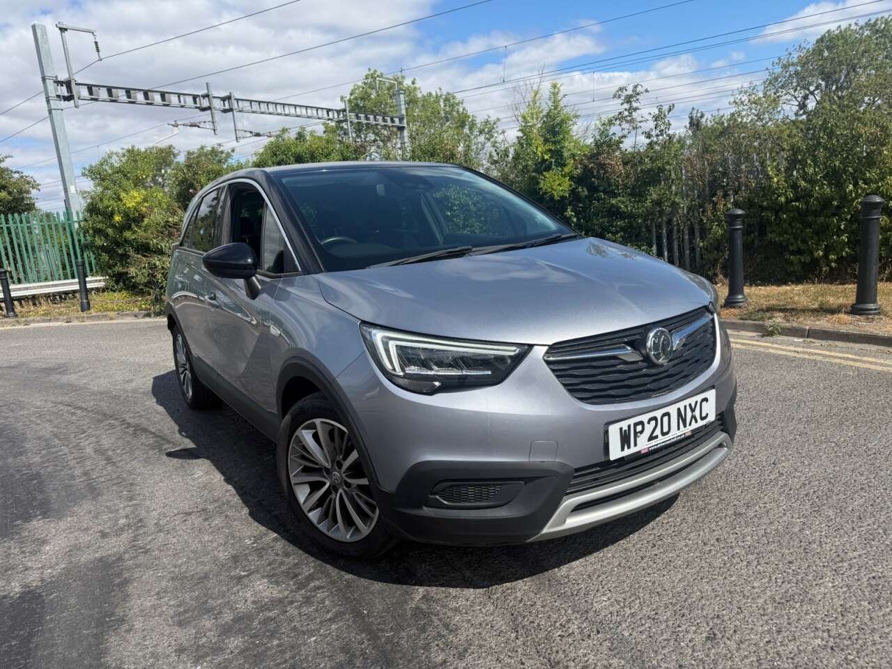 A 2020 VAUXHALL CROSSLAND X 1.2 SRi Nav SUV 5dr Petrol Manual Euro 6 (s/s) (83 ps) Economical .Navigati A 2020 VAUXHALL CROSSLAND X 1.2 SRi Nav SUV 5dr Petrol Manual Euro 6 (s/s) (83 ps) Economical .Navigati