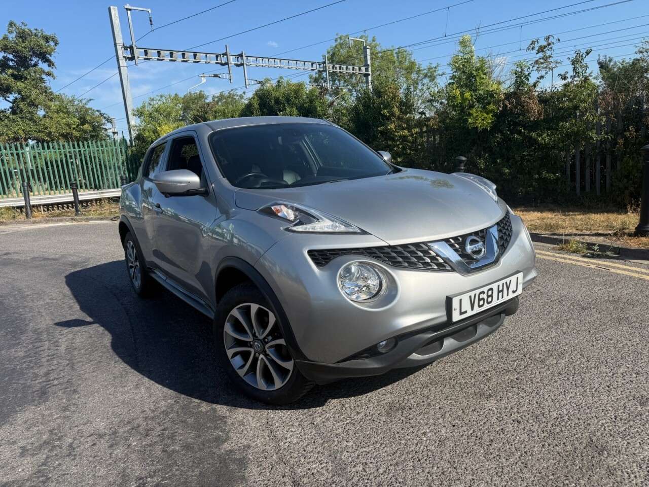 A 2018 NISSAN JUKE 1.2 DIG-T Tekna SUV 5dr Petrol Manual Euro 6 (s/s) (115 ps) Economical .Nav A 2018 NISSAN JUKE 1.2 DIG-T Tekna SUV 5dr Petrol Manual Euro 6 (s/s) (115 ps) Economical .Nav