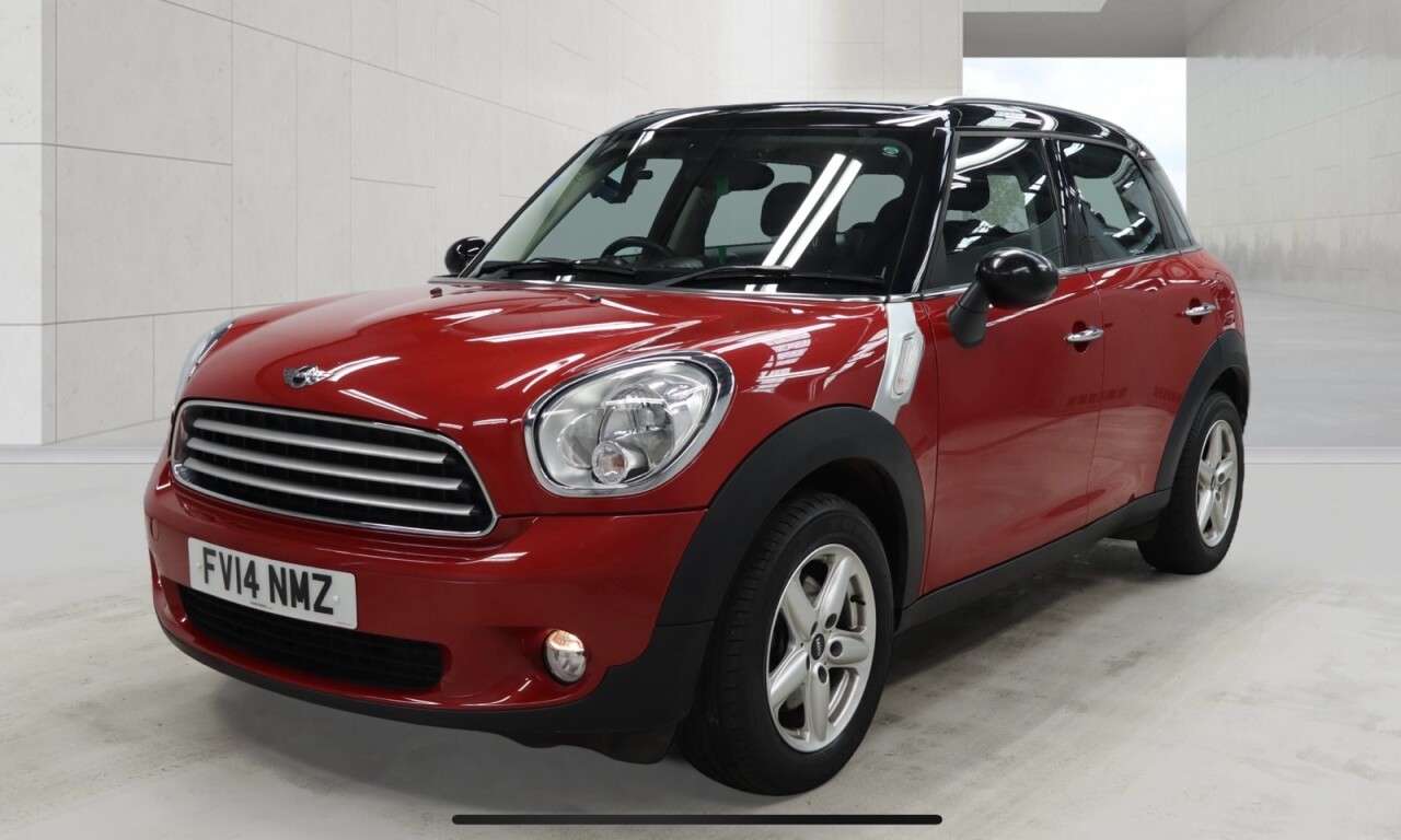 A 2014 MINI COUNTRYMAN 1.6 Cooper SUV 5dr Petrol Auto Euro 6 (122 ps) 12 Months MOT + 6 Months War A 2014 MINI COUNTRYMAN 1.6 Cooper SUV 5dr Petrol Auto Euro 6 (122 ps) 12 Months MOT + 6 Months War