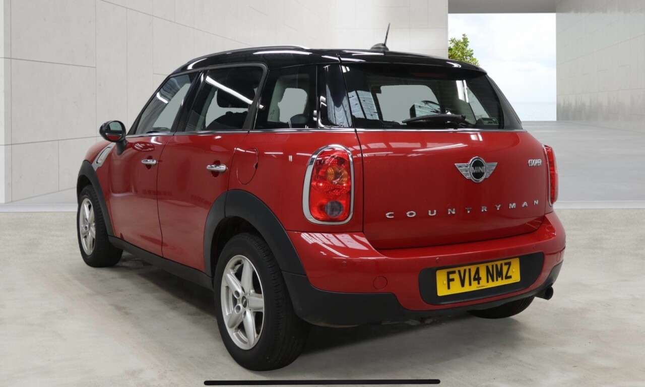 A 2014 MINI COUNTRYMAN 1.6 Cooper SUV 5dr Petrol Auto Euro 6 (122 ps) 12 Months MOT + 6 Months War A 2014 MINI COUNTRYMAN 1.6 Cooper SUV 5dr Petrol Auto Euro 6 (122 ps) 12 Months MOT + 6 Months War