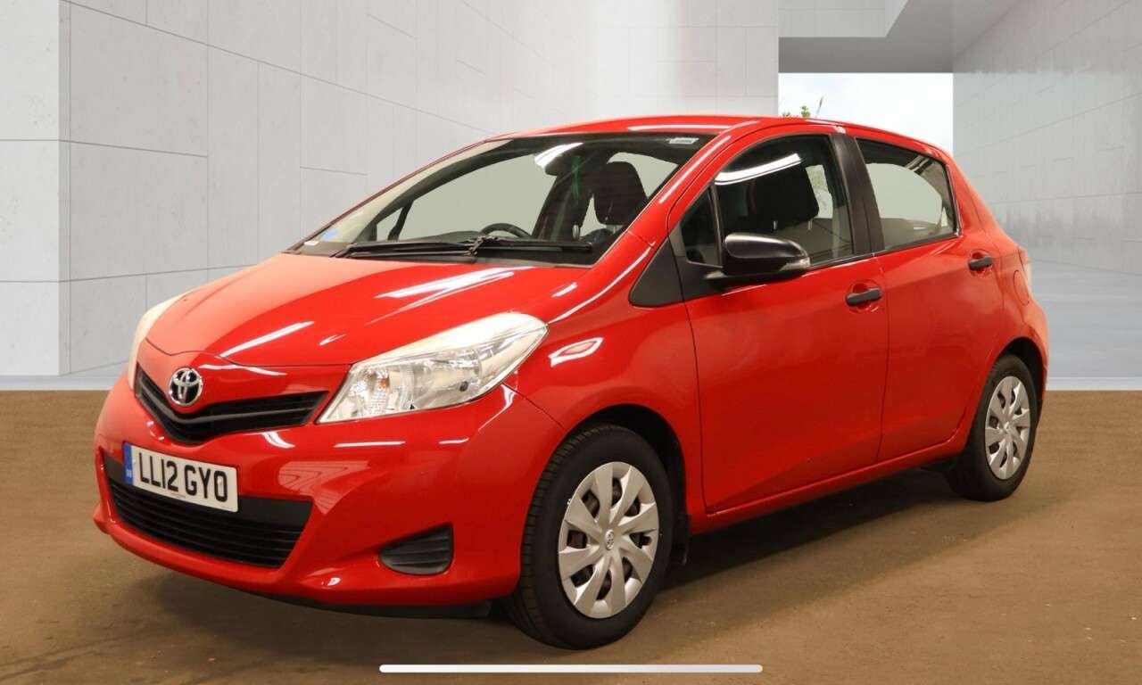 A 2012 TOYOTA YARIS 1.0 VVT-i T2 Hatchback 5dr Petrol Manual Euro 5 (69 ps) Economical . A 2012 TOYOTA YARIS 1.0 VVT-i T2 Hatchback 5dr Petrol Manual Euro 5 (69 ps) Economical .