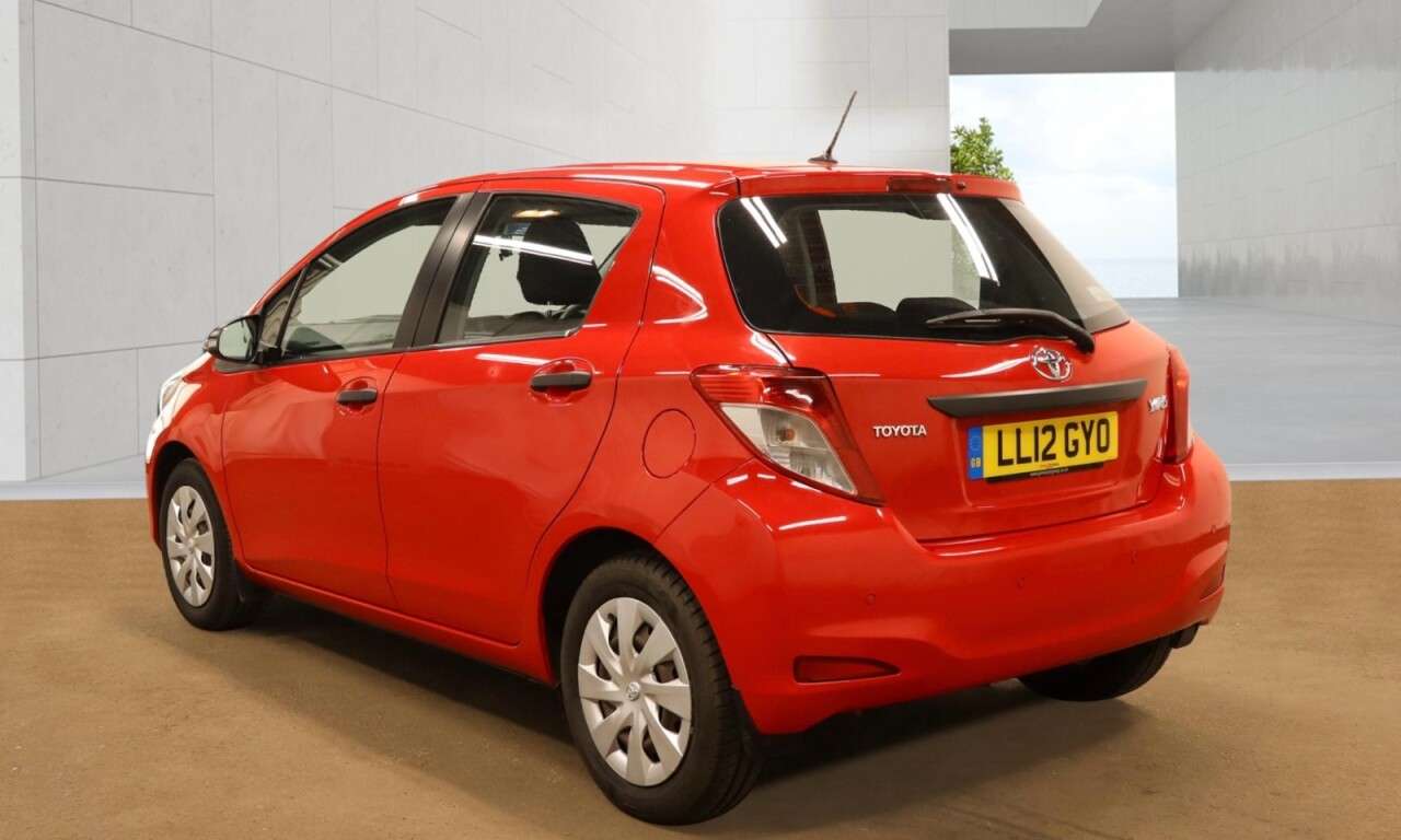 A 2012 TOYOTA YARIS 1.0 VVT-i T2 Hatchback 5dr Petrol Manual Euro 5 (69 ps) Economical . A 2012 TOYOTA YARIS 1.0 VVT-i T2 Hatchback 5dr Petrol Manual Euro 5 (69 ps) Economical .