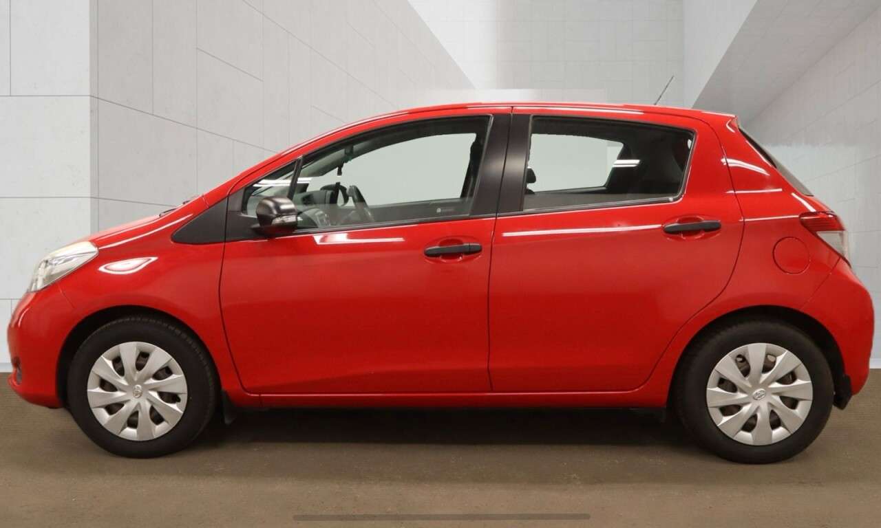 2012 TOYOTA YARIS 2012 TOYOTA YARIS