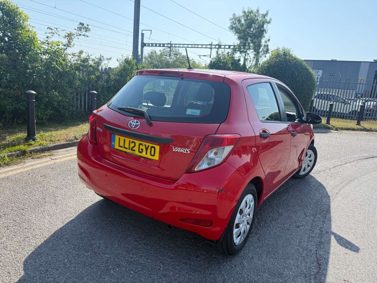 A 2012 TOYOTA YARIS 1.0 VVT-i T2 Hatchback 5dr Petrol Manual Euro 5 (69 ps) Main Dealer History A 2012 TOYOTA YARIS 1.0 VVT-i T2 Hatchback 5dr Petrol Manual Euro 5 (69 ps) Main Dealer History
