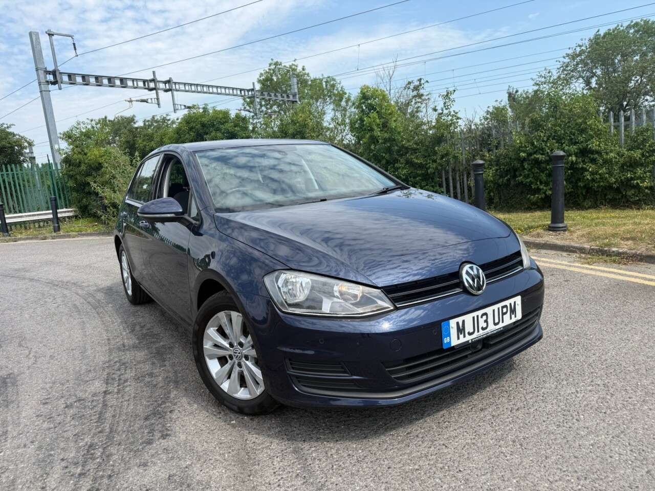 A 2013 VOLKSWAGEN GOLF 1.4 TSI BlueMotion Tech SE Hatchback 5dr Petrol Manual Euro 5 (s/s) (122 ps A 2013 VOLKSWAGEN GOLF 1.4 TSI BlueMotion Tech SE Hatchback 5dr Petrol Manual Euro 5 (s/s) (122 ps