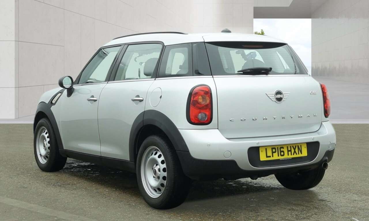 A 2016 MINI COUNTRYMAN 1.6 One SUV 5dr Petrol Steptronic Euro 5 (98 ps) ,Leather, 6 months warrant A 2016 MINI COUNTRYMAN 1.6 One SUV 5dr Petrol Steptronic Euro 5 (98 ps) ,Leather, 6 months warrant