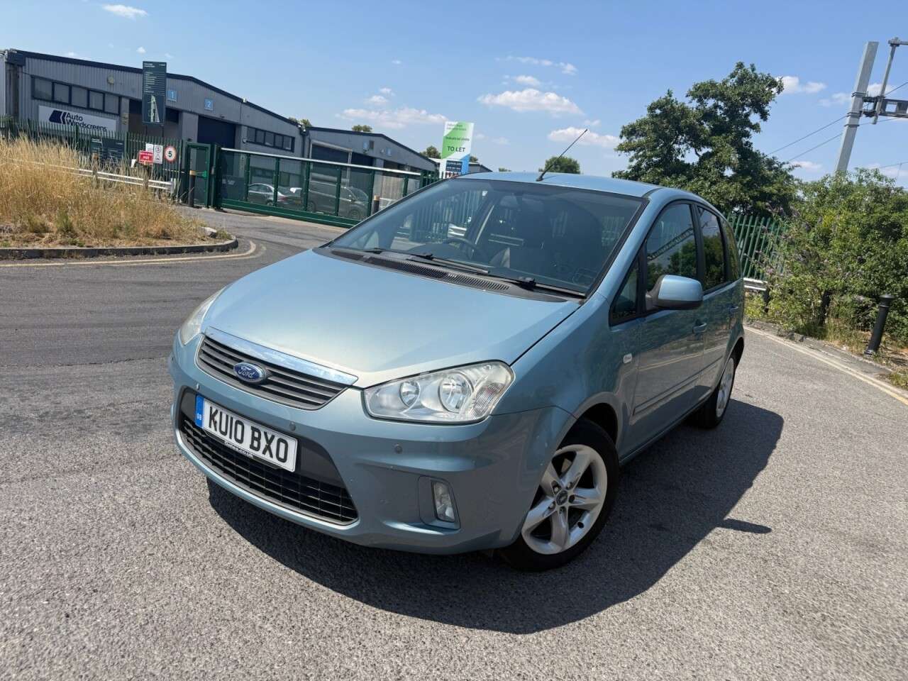 A 2010 FORD C-MAX 1.6 16v Zetec MPV 5dr Petrol Manual (164 g/km, 99 bhp) A 2010 FORD C-MAX 1.6 16v Zetec MPV 5dr Petrol Manual (164 g/km, 99 bhp)
