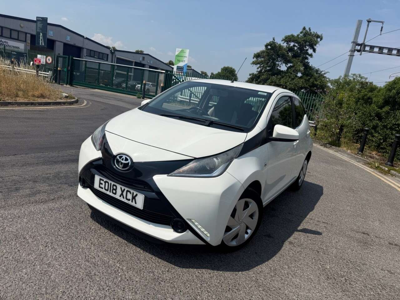 A 2018 TOYOTA AYGO 1.0 VVT-i x-play Hatchback 5dr Petrol x-shift Euro 6 (68 ps) Economical .Ha A 2018 TOYOTA AYGO 1.0 VVT-i x-play Hatchback 5dr Petrol x-shift Euro 6 (68 ps) Economical .Ha