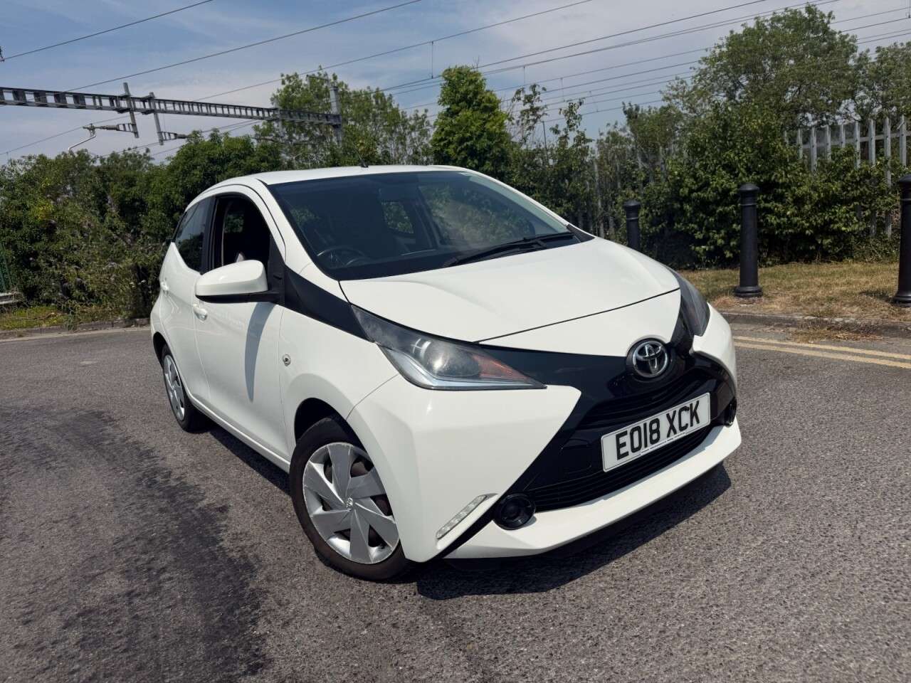 A 2018 TOYOTA AYGO 1.0 VVT-i x-play Hatchback 5dr Petrol x-shift Euro 6 (68 ps) Economical .Ha A 2018 TOYOTA AYGO 1.0 VVT-i x-play Hatchback 5dr Petrol x-shift Euro 6 (68 ps) Economical .Ha