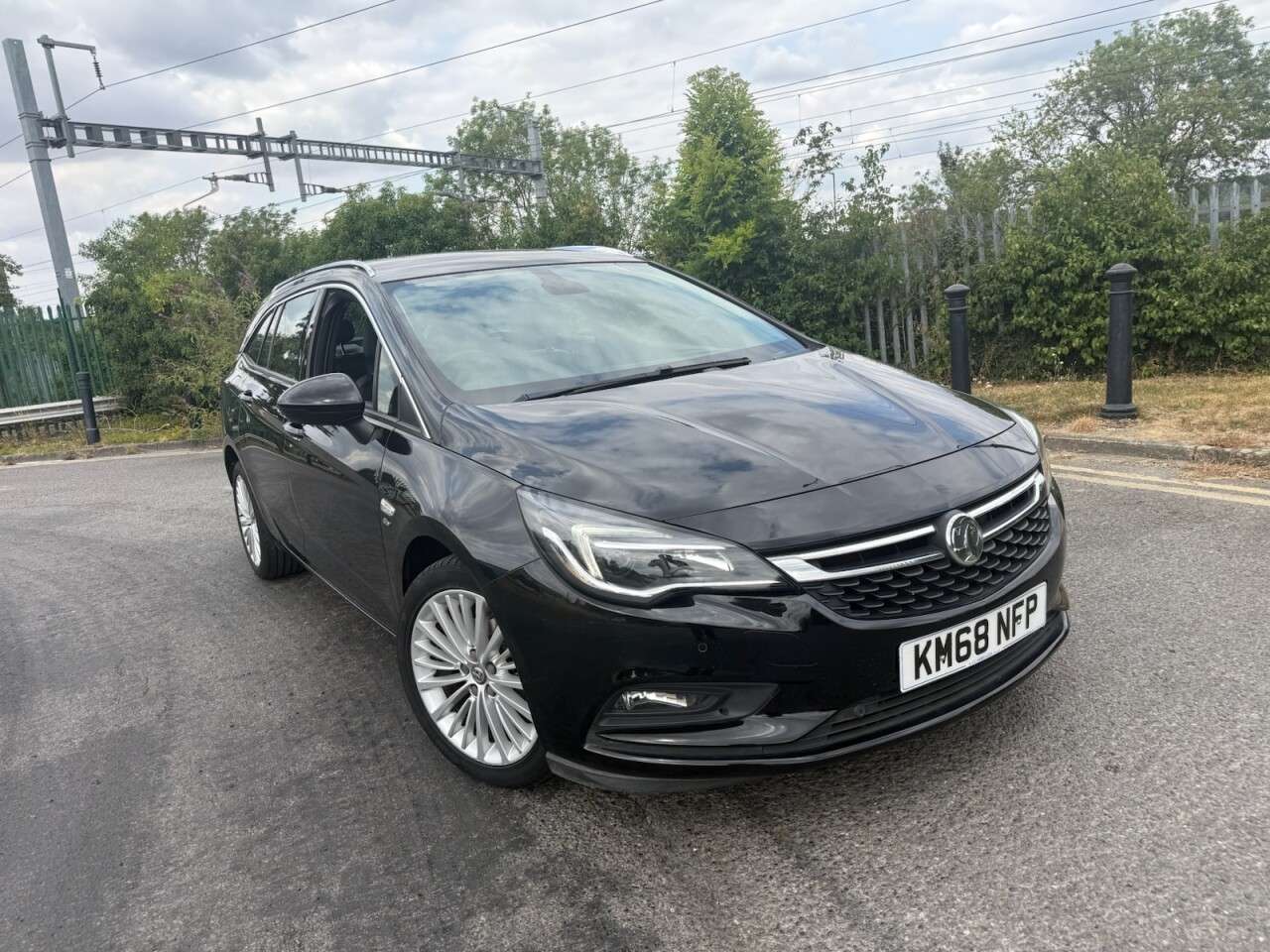 A 2018 VAUXHALL ASTRA 1.4i Turbo GPF Elite Nav Sports Tourer 5dr Petrol Auto Euro 6 (s/s) (150 ps A 2018 VAUXHALL ASTRA 1.4i Turbo GPF Elite Nav Sports Tourer 5dr Petrol Auto Euro 6 (s/s) (150 ps