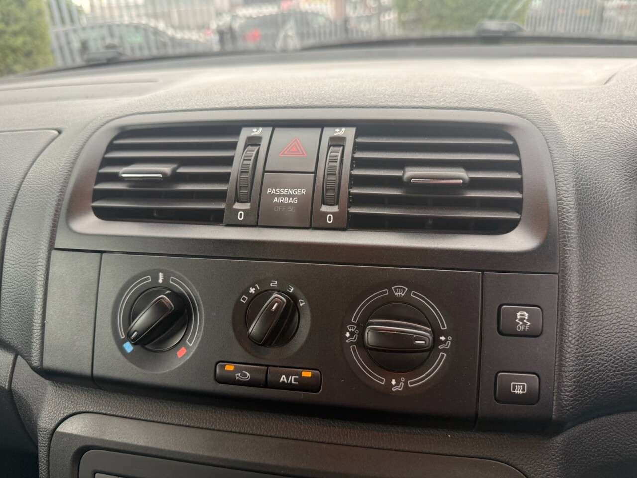2014 SKODA FABIA 2014 SKODA FABIA