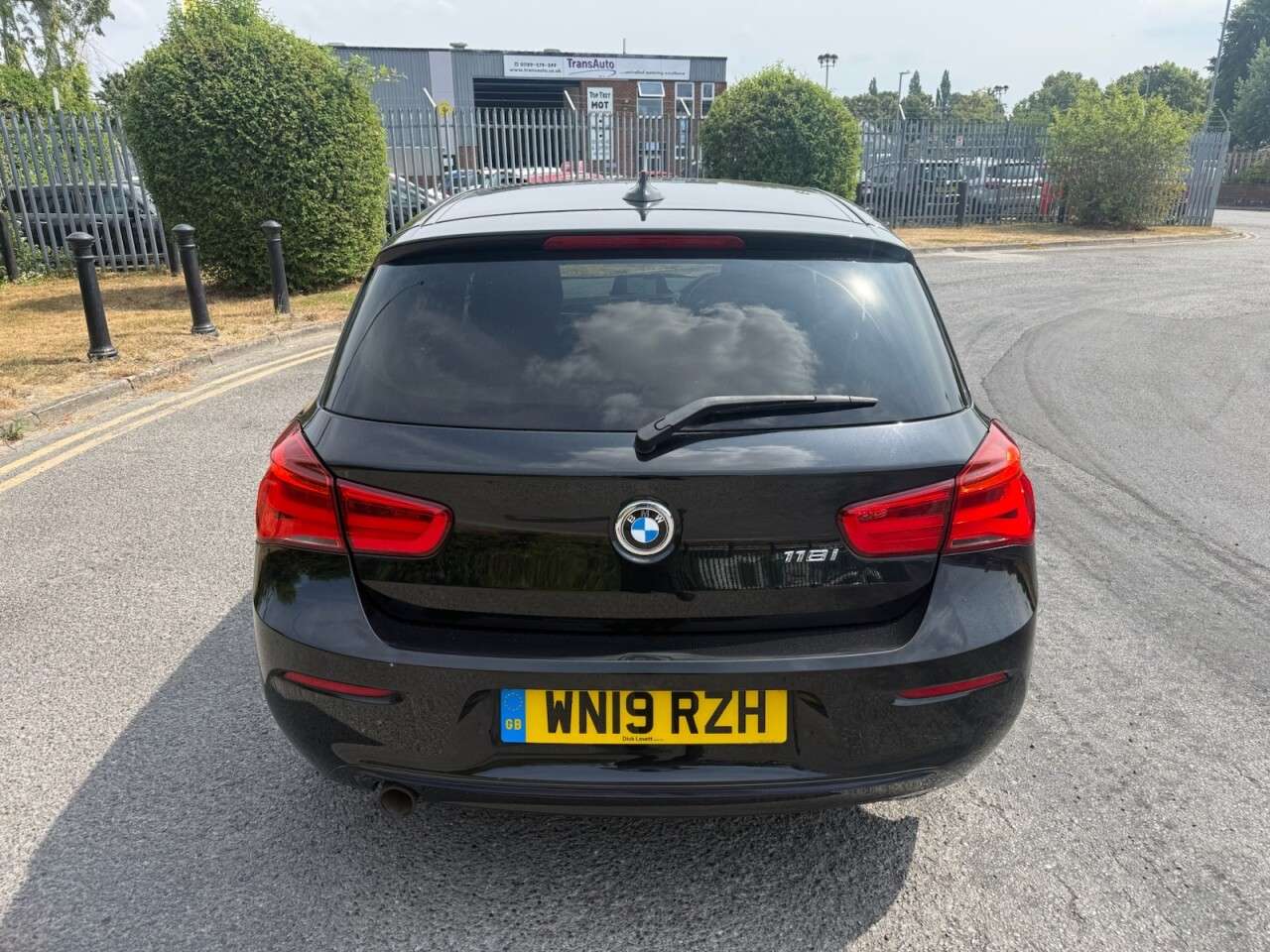 A 2019 BMW 1 SERIES 1.5 118i GPF Sport Hatchback 5dr Petrol Auto Euro 6 (s/s) (136 ps) FSH, NAV A 2019 BMW 1 SERIES 1.5 118i GPF Sport Hatchback 5dr Petrol Auto Euro 6 (s/s) (136 ps) FSH, NAV